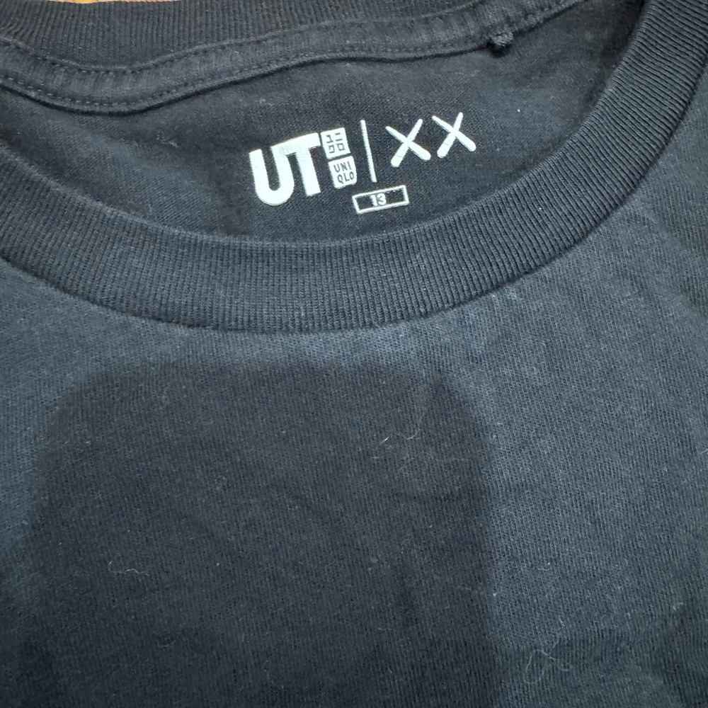 Kaws x Uniqlo Boy’s Black Crew Neck T-Shirt - Picture 3 of 4